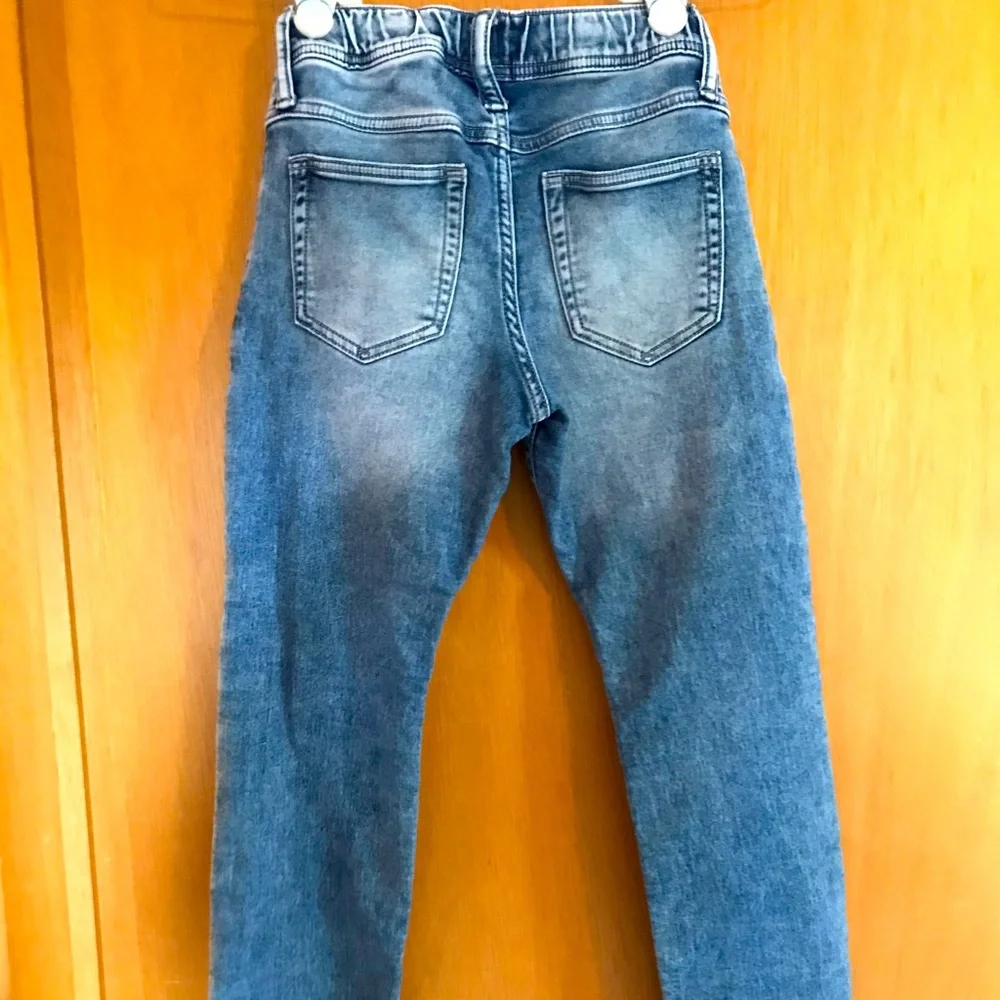 Boys GAP pull-on slim stretch jeans with a jogger feel, light blue, size L
